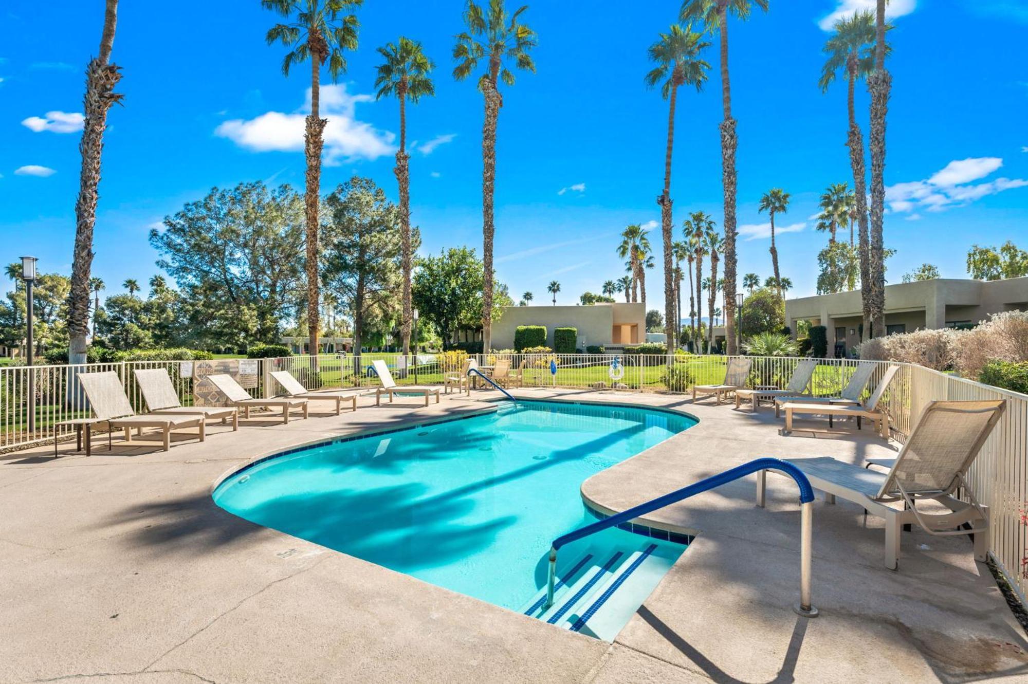 Midnights At The Oasis Villa Cathedral City Exterior photo